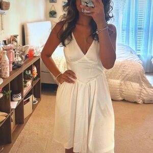 Women’s White Dress